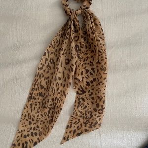 scrunchie hair scarf